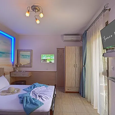 House Vallis דירה *